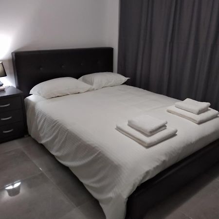 파포스 Cozy Place In The Heart Of Harbor 아파트 외부 사진