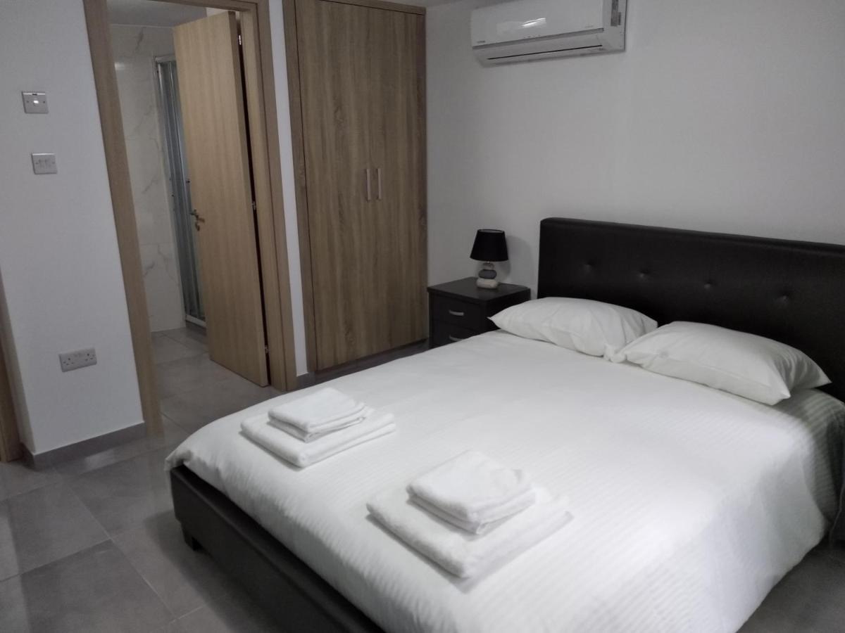 파포스 Cozy Place In The Heart Of Harbor 아파트 외부 사진