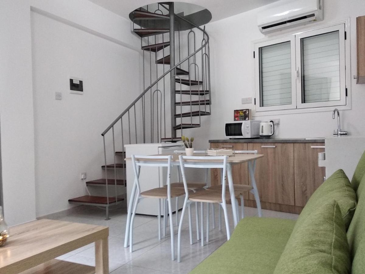 파포스 Cozy Place In The Heart Of Harbor 아파트 외부 사진