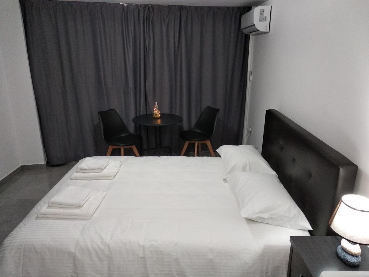 파포스 Cozy Place In The Heart Of Harbor 아파트 외부 사진