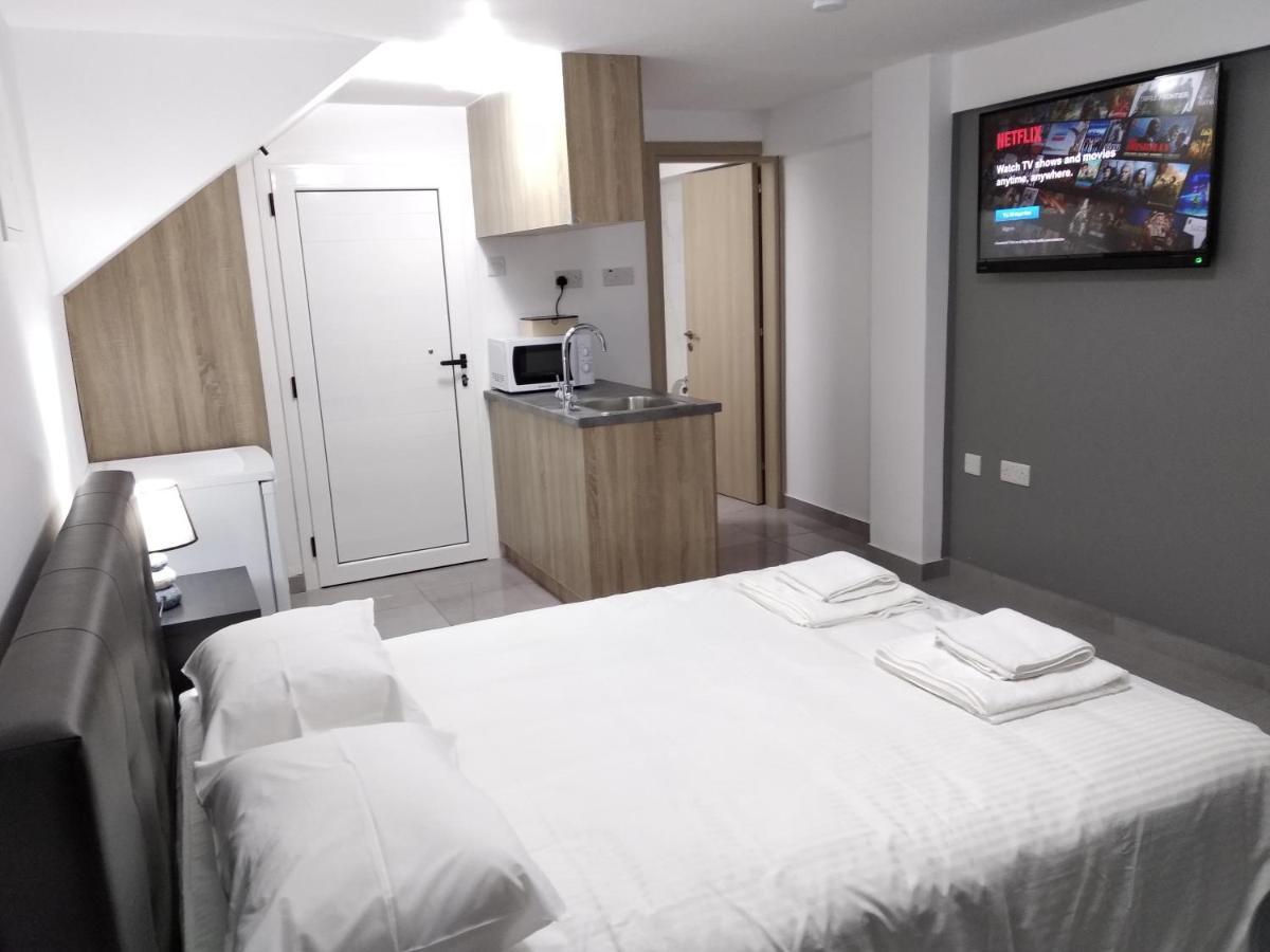 파포스 Cozy Place In The Heart Of Harbor 아파트 외부 사진